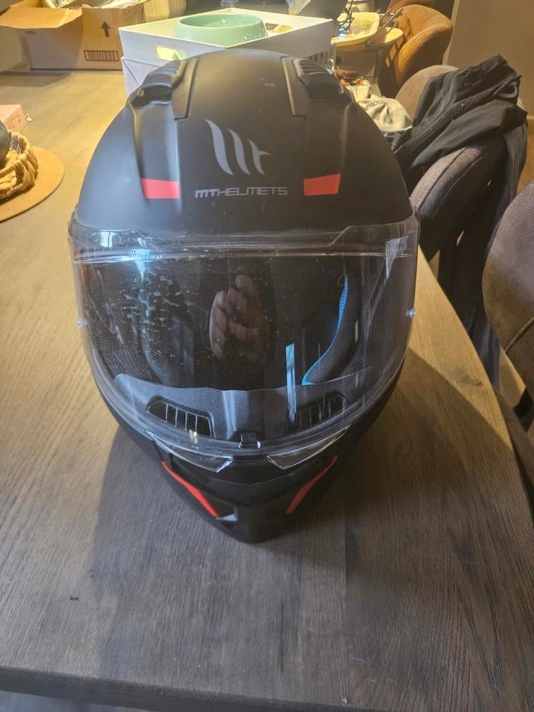 MT helm met wat kleine krassen in maat XL, Motoren, Ophalen of Verzenden