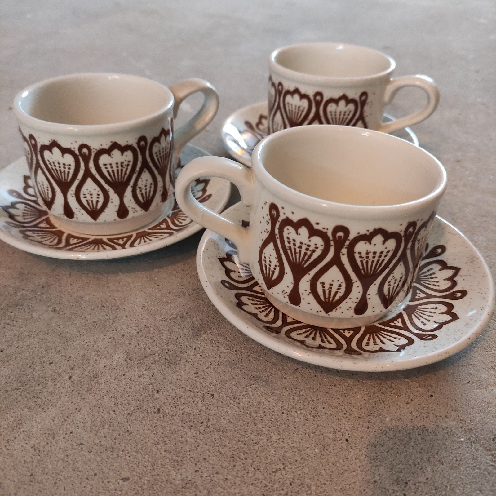 Biltons retro kop en schotel - bruin/wit drie stuks, Huis en Inrichting, Ophalen, Gebruikt, Overige merken, Vintage