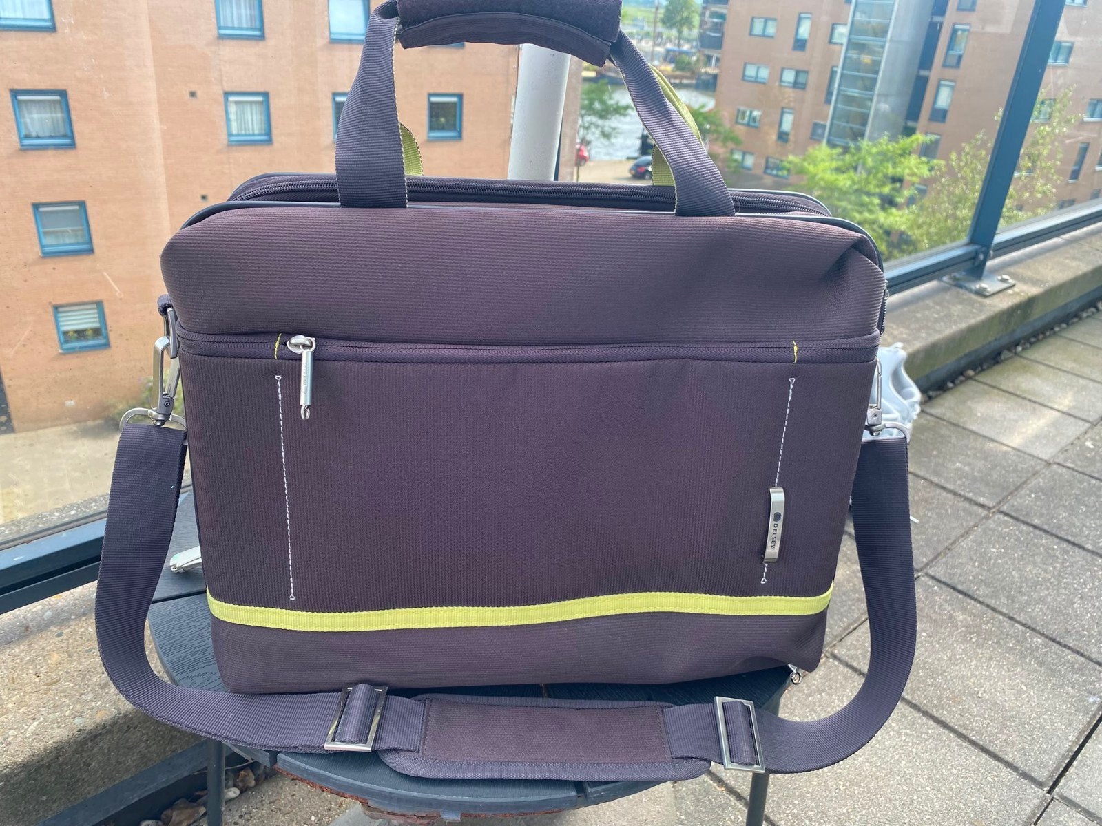 Delsey laptoptas 17 inch, 20 tot 30 cm, Bruin, Minder dan 40 cm, Nieuw