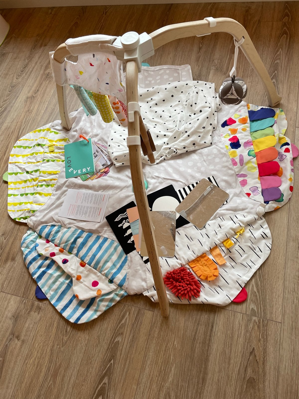 LOVEVERY De Play Gym - Ontwikkelingsgerichte speelmat, Ophalen, Zo goed als nieuw, Babygym