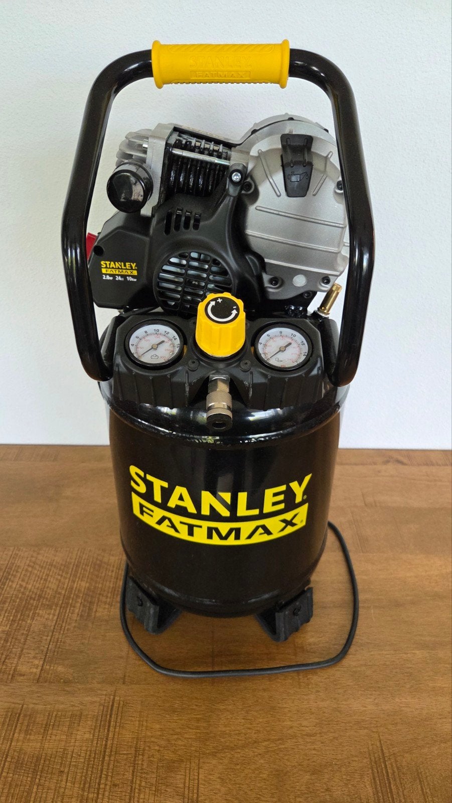 Stanley Fatmax Compressor 2.0HP 24L 10bar, Doe-het-zelf en Verbouw, Compressors, Minder dan 25 liter, Ophalen of Verzenden, Zo goed als nieuw