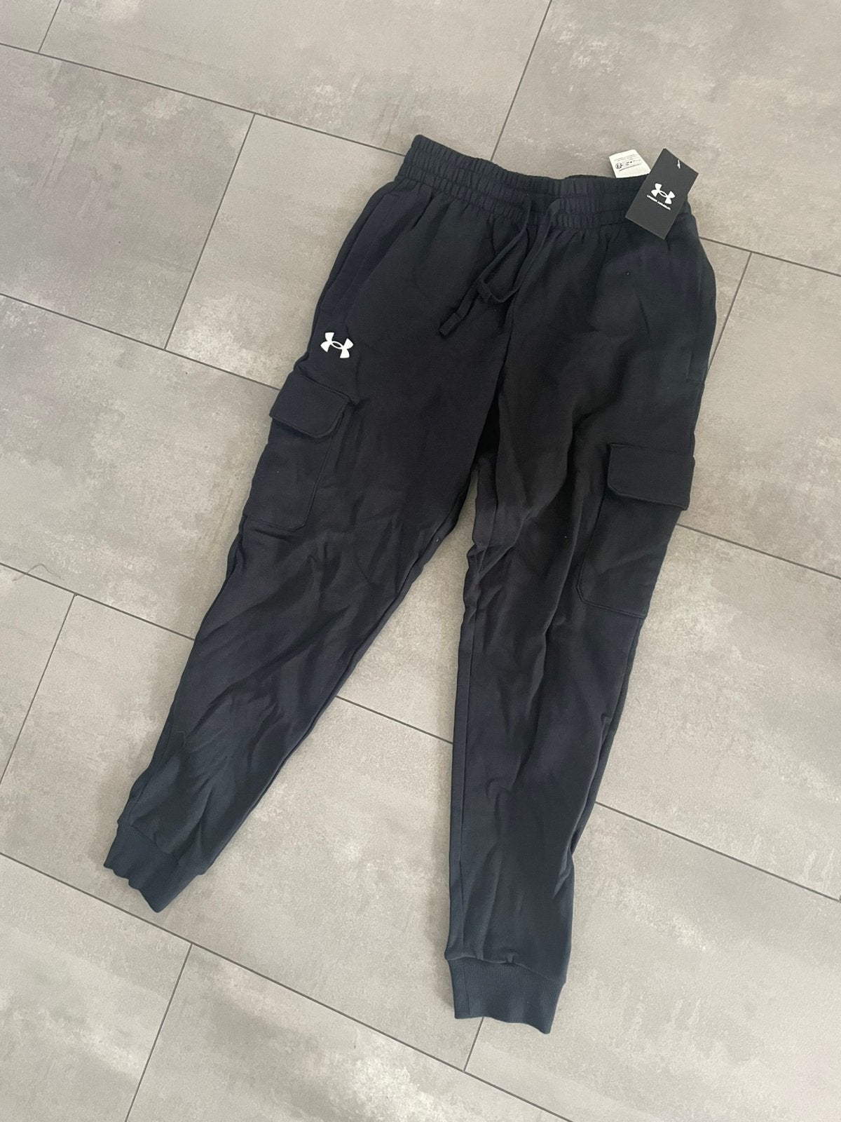 Under Armour broek zwart - Nieuw, Ophalen, Nieuw, Maat 48/50 (M), Zwart