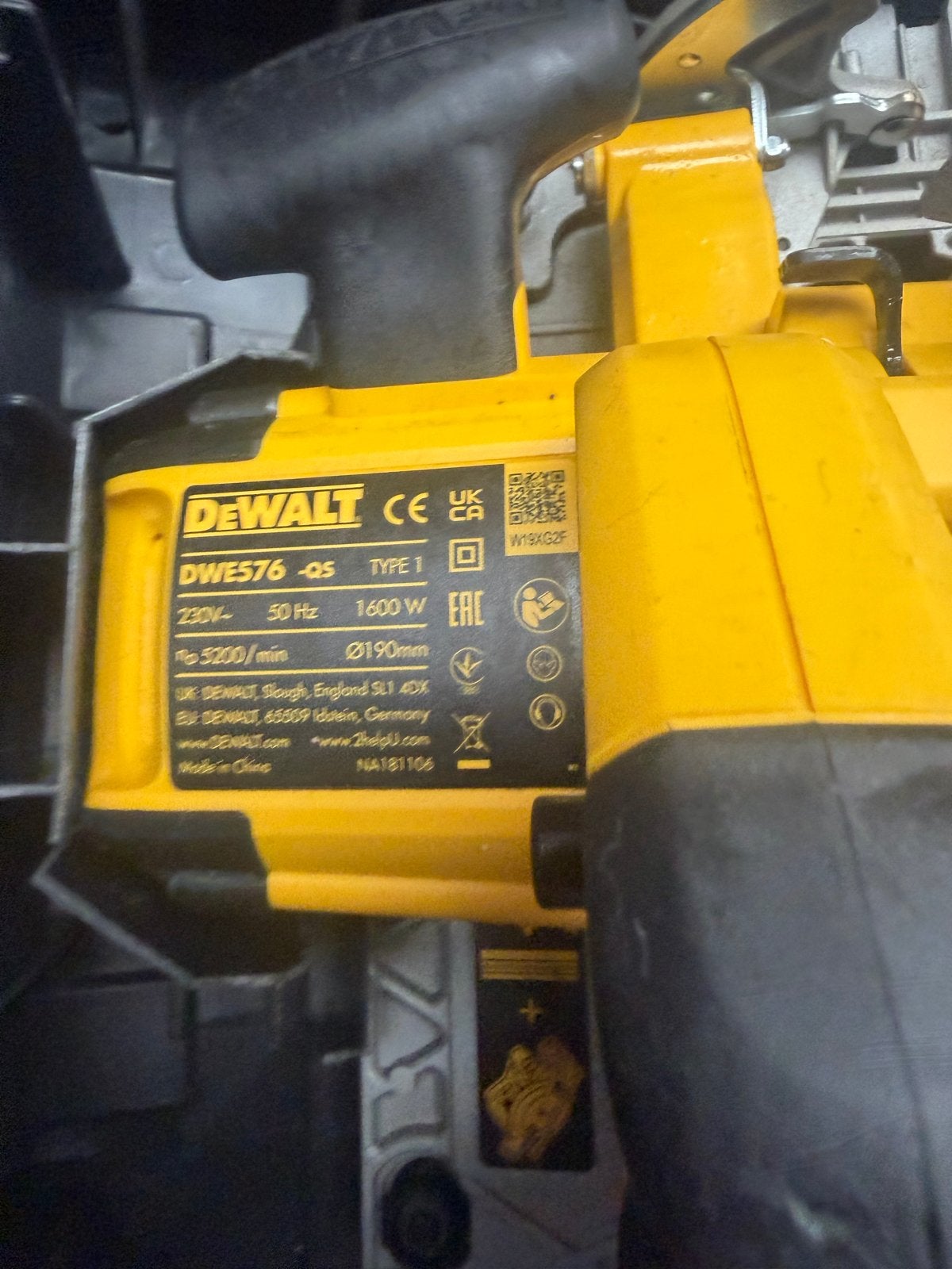 Dewalt DWE576 Cirkelzaag 1600W met zaagbladen en koffer, Gebruikt, Cirkelzaag, 70 mm of meer, Ophalen of Verzenden