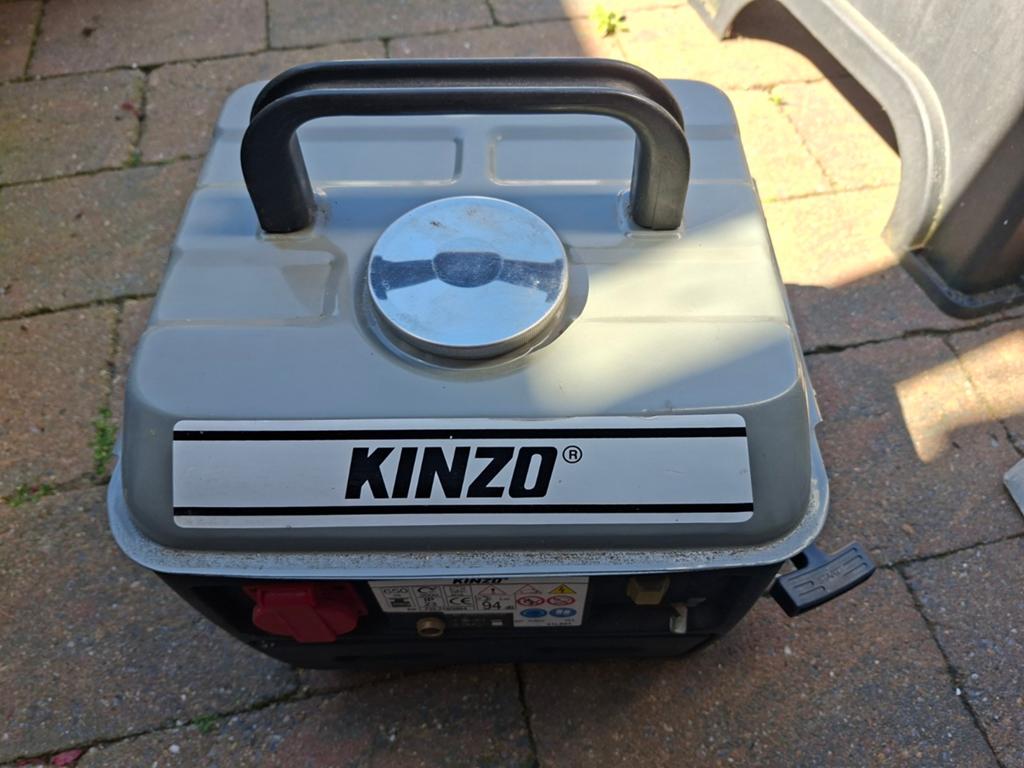 Kinzo Aggregaat 650 VA - Compacte Stroomgenerator, Doe-het-zelf en Verbouw, Gereedschap | Overige machines, Gebruikt, Ophalen of Verzenden