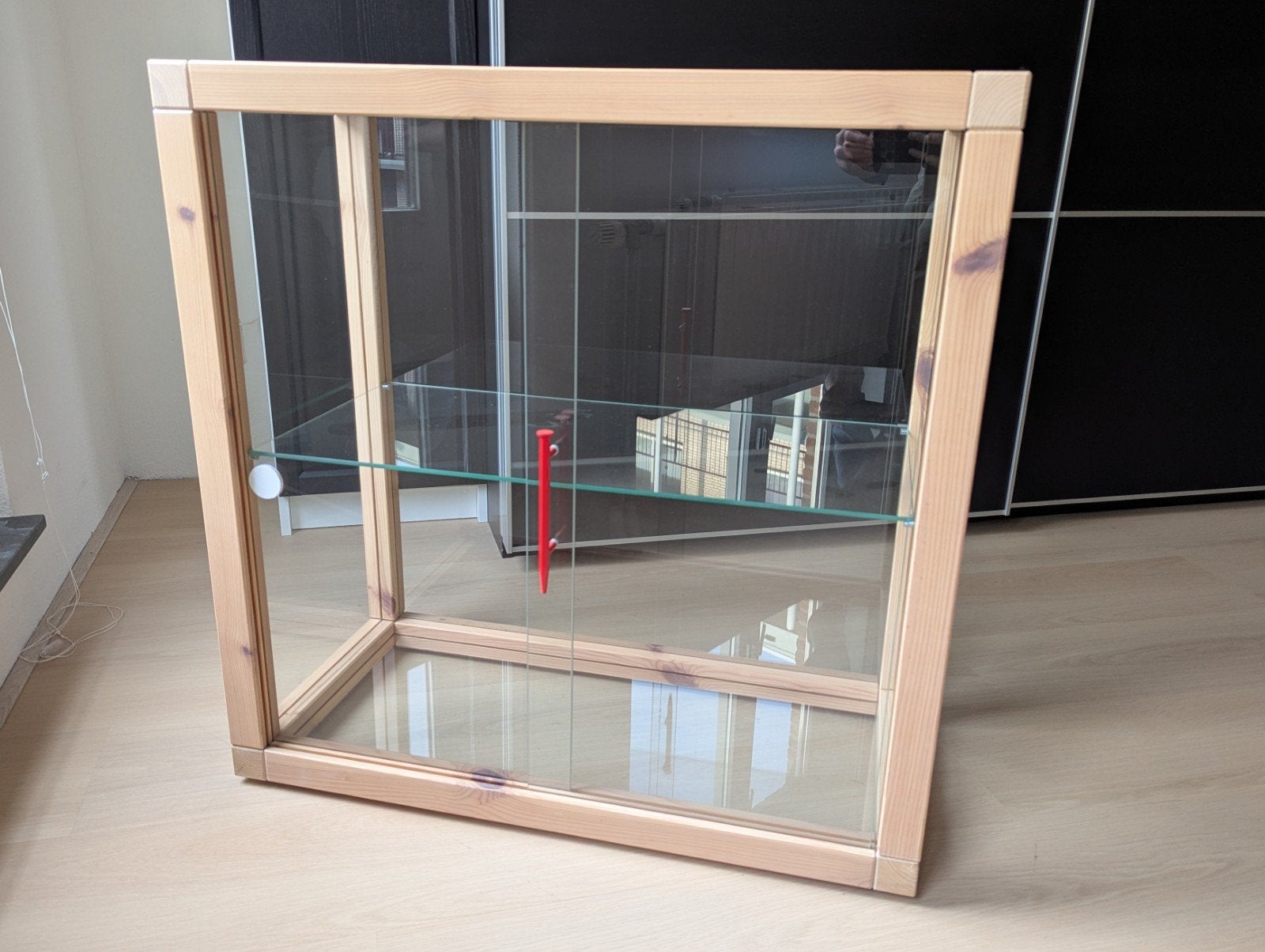 Ikea Markerad Virgil Abloh vitrinekasten, Huis en Inrichting, Ophalen, 50 tot 100 cm, Zo goed als nieuw, Minder dan 100 cm