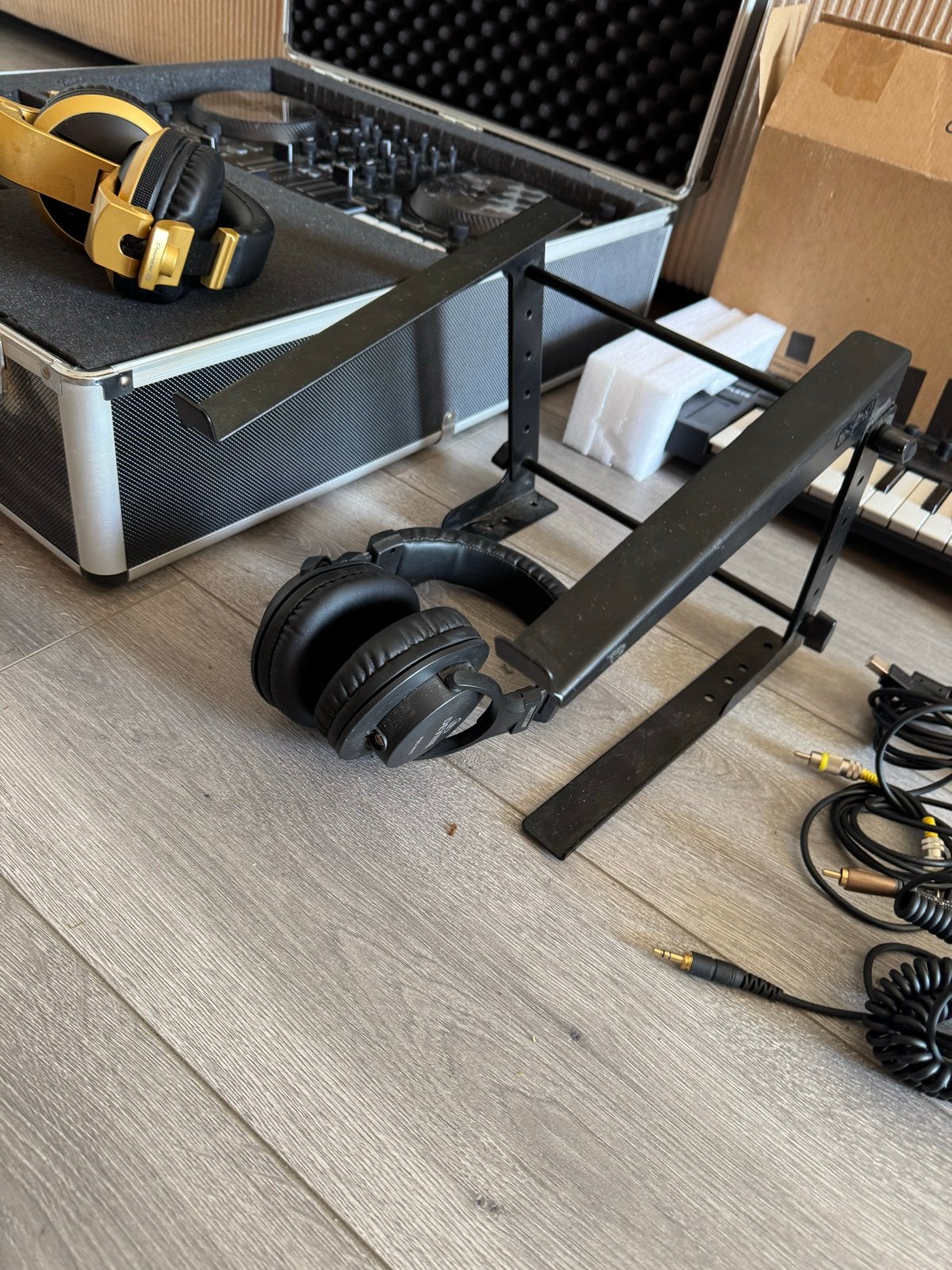 Complete DJ Set: Traktor Kontrol S2, Pioneer Koptelefoon, Ophalen, Zo goed als nieuw, Dj-set, Pioneer