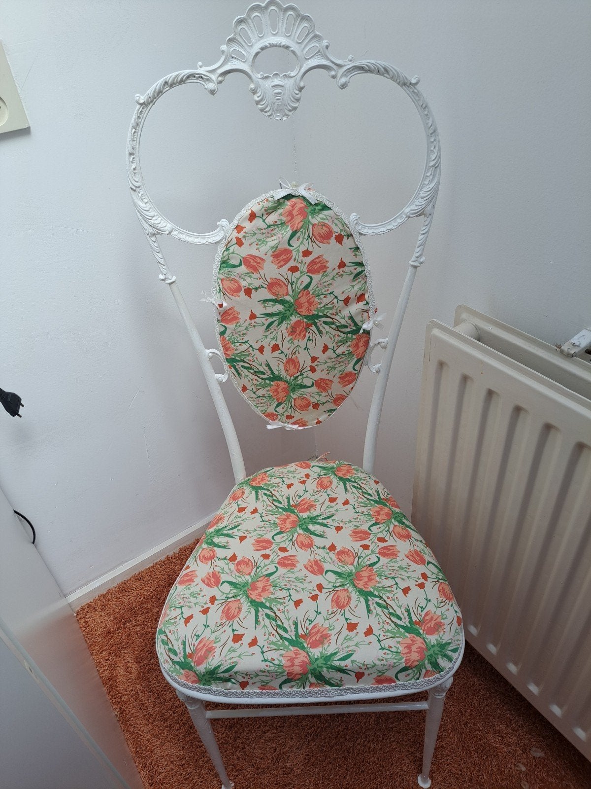 Brocante Boudoir Stoeltje - Smeedijzer Wit met Chintzstof, Ophalen