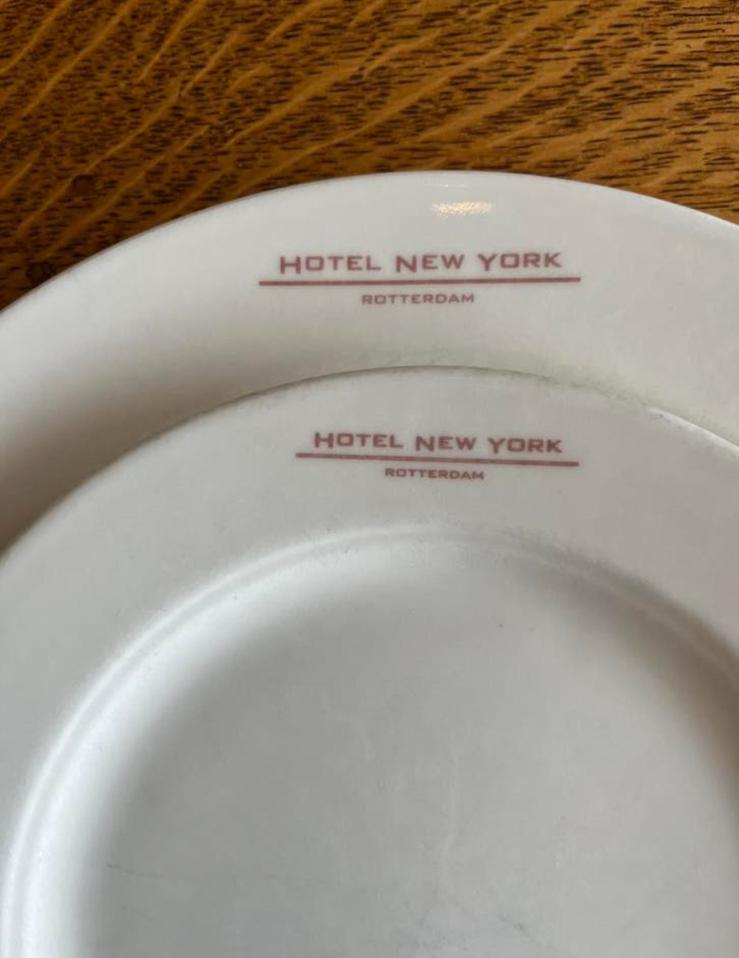 Gezocht: Hotel New York borden en birdjes / servies, Huis en Inrichting, Keuken | Servies, Ophalen of Verzenden, Zo goed als nieuw