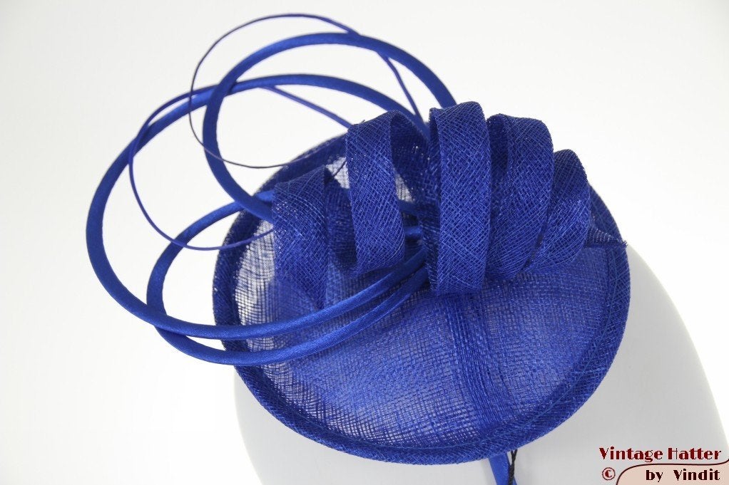 Disc Fascinator Maddox blauw sisal sinamay nieuw 1 size fits, Kleding | Dames, Hoeden en Petten, Maddox, Hoed, Nieuw, One size fits all