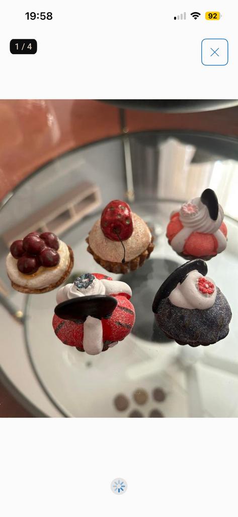 Stenen gebakjes, Ophalen, Zo goed als nieuw, Taarten