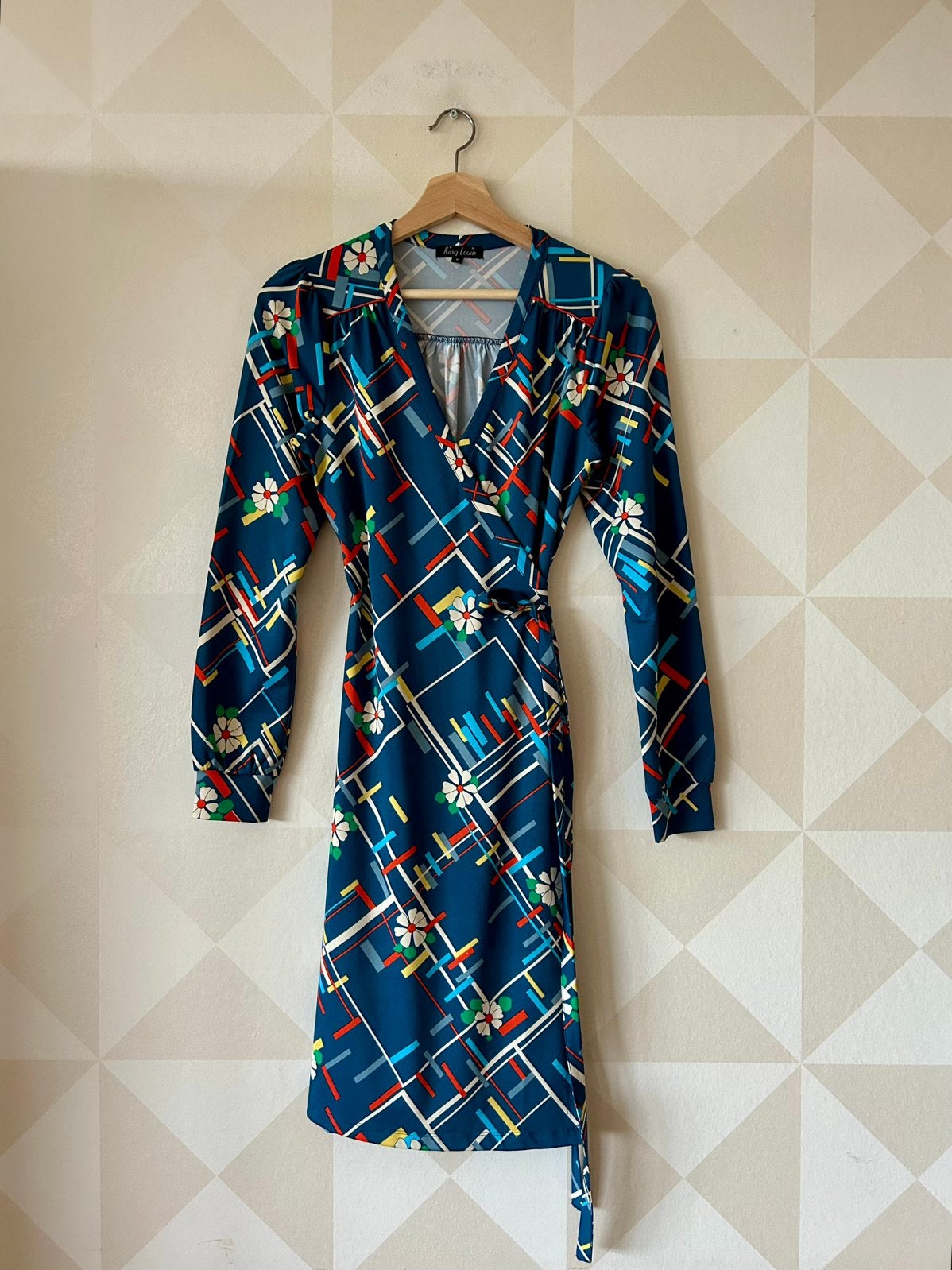 King Louie Wrap Dress wikkeljurk blauw bloem S/36 zgan, Blauw, Ophalen of Verzenden, Zo goed als nieuw, Knielengte