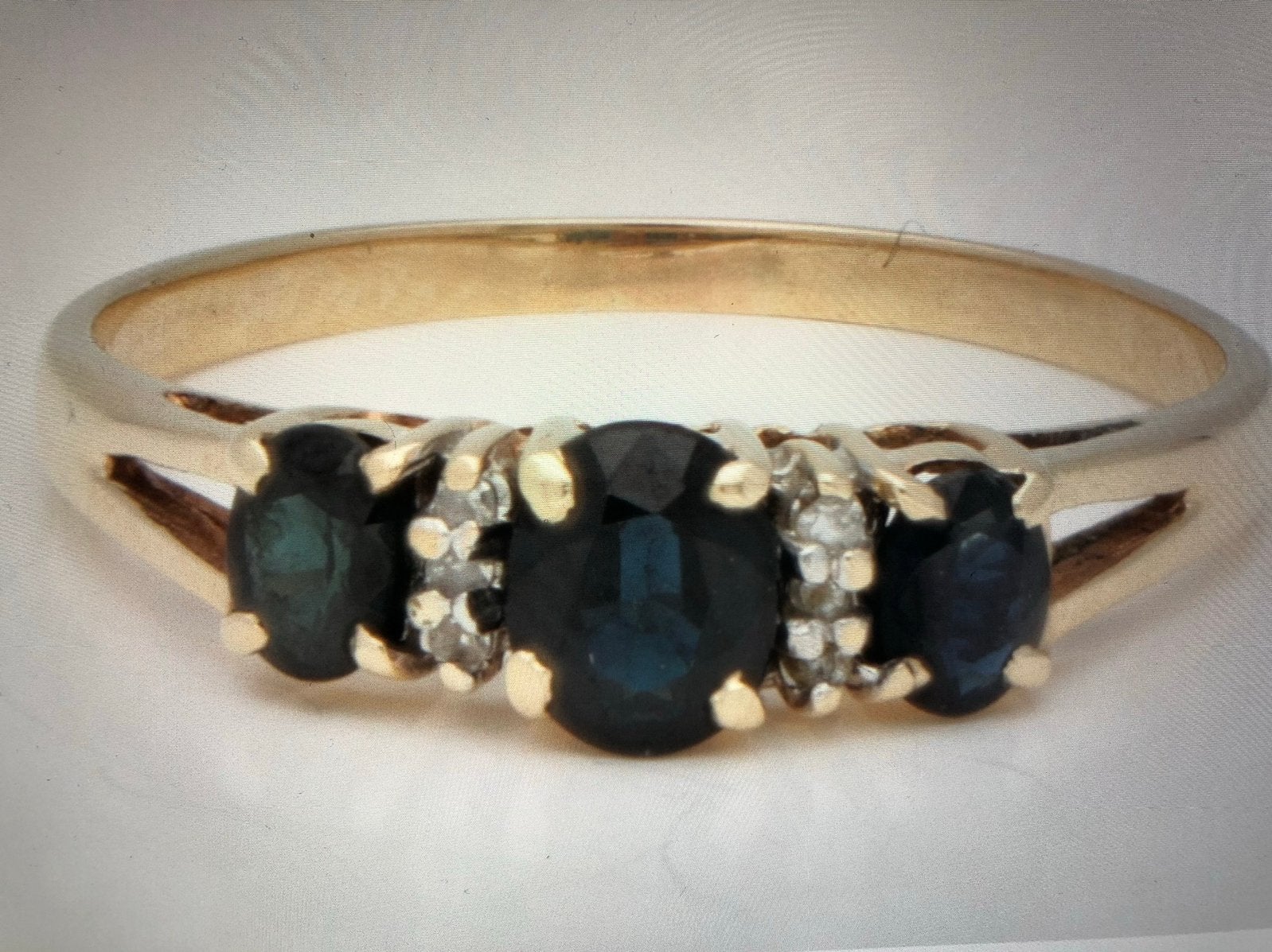 Vintage gouden danesring met saffier en diamant maat 17,5, Sieraden, Tassen en Uiterlijk, Broches, Zo goed als nieuw, Met edelsteen