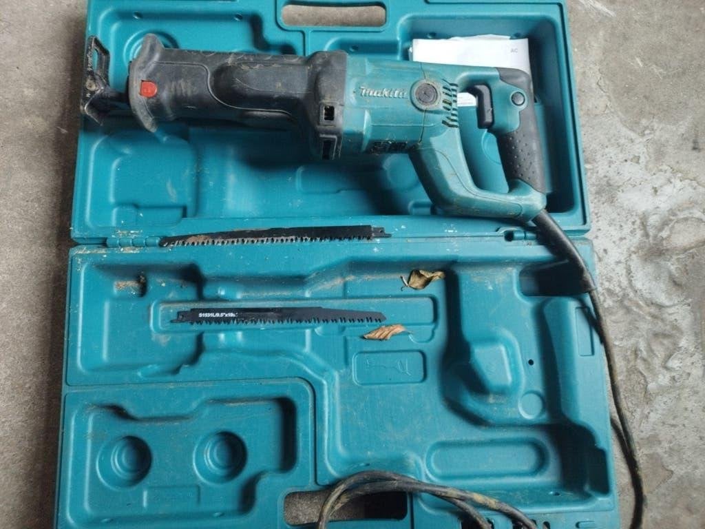Makita Reciprozaag JR3050T - met klein defect., Doe-het-zelf en Verbouw, Ophalen, Gebruikt, 70 mm of meer, Makita