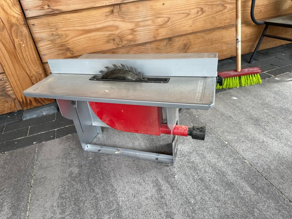 Einhell zaagtafel TC-TS 820, Doe-het-zelf en Verbouw, Gereedschap | Zaagmachines, Gebruikt, Cirkelzaag, 600 tot 1200 watt, Ophalen of Verzenden