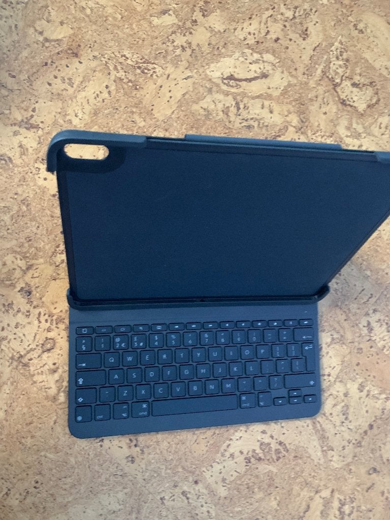 iPad + hoes met toetsenbord, Ophalen, M/N YR0070, Zo goed als nieuw, Logitec