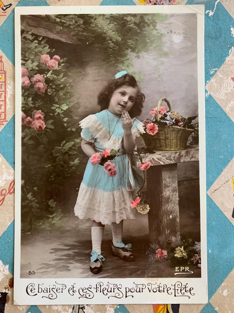 20-7-1907 Ce baiser et ces fleurs pour votre fête (EL), Verzamelen, Ansichtkaarten | Themakaarten, Ophalen of Verzenden, Voor 1920
