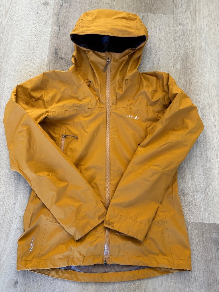 RAB Damesjas Arc Eco (hardshell, outdoor), Maat 38/40 (M), Geel, Overige typen, Ophalen of Verzenden