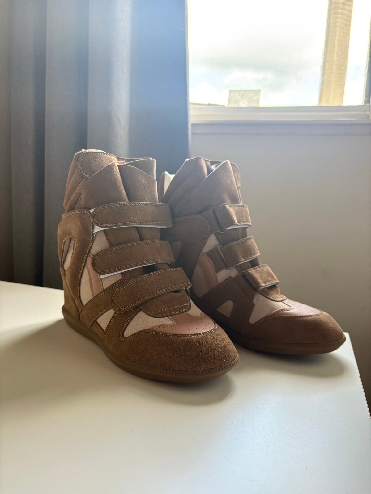 Isabel Marant wigde sneakers, Kleding | Dames, Bruin, Nieuw, Ophalen of Verzenden, Sneakers of Gympen