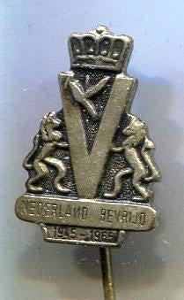 Nederland Bevrijd 1945 - 1965 zilverkleurig speldje( U_002), Verzenden, Zo goed als nieuw, Stad of Land, Speldje of Pin