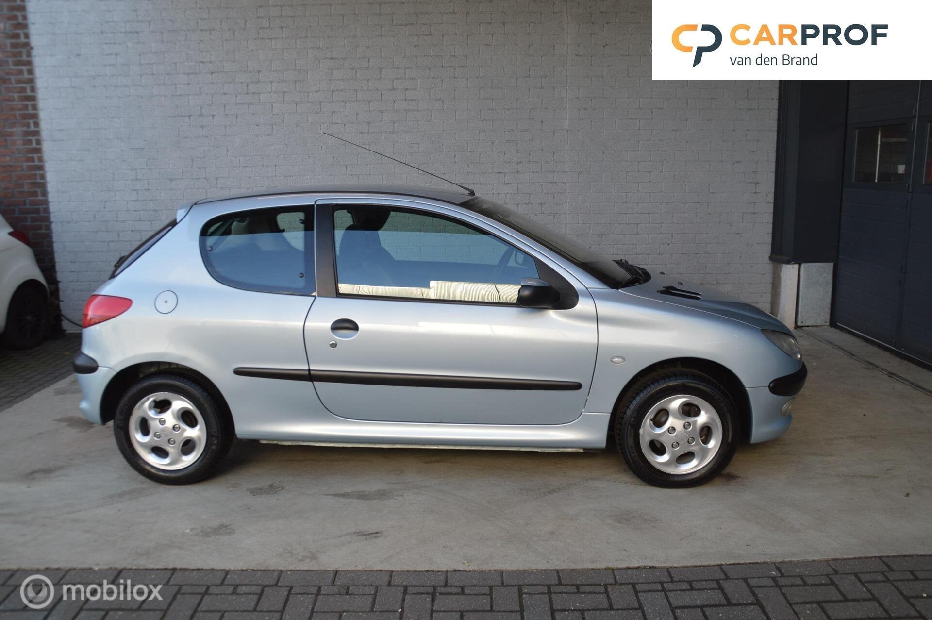 Peugeot 206 1.4 XR Challenge, Auto's, Voorwielaandrijving, 31 €/maand, 4 cilinders, Origineel Nederlands