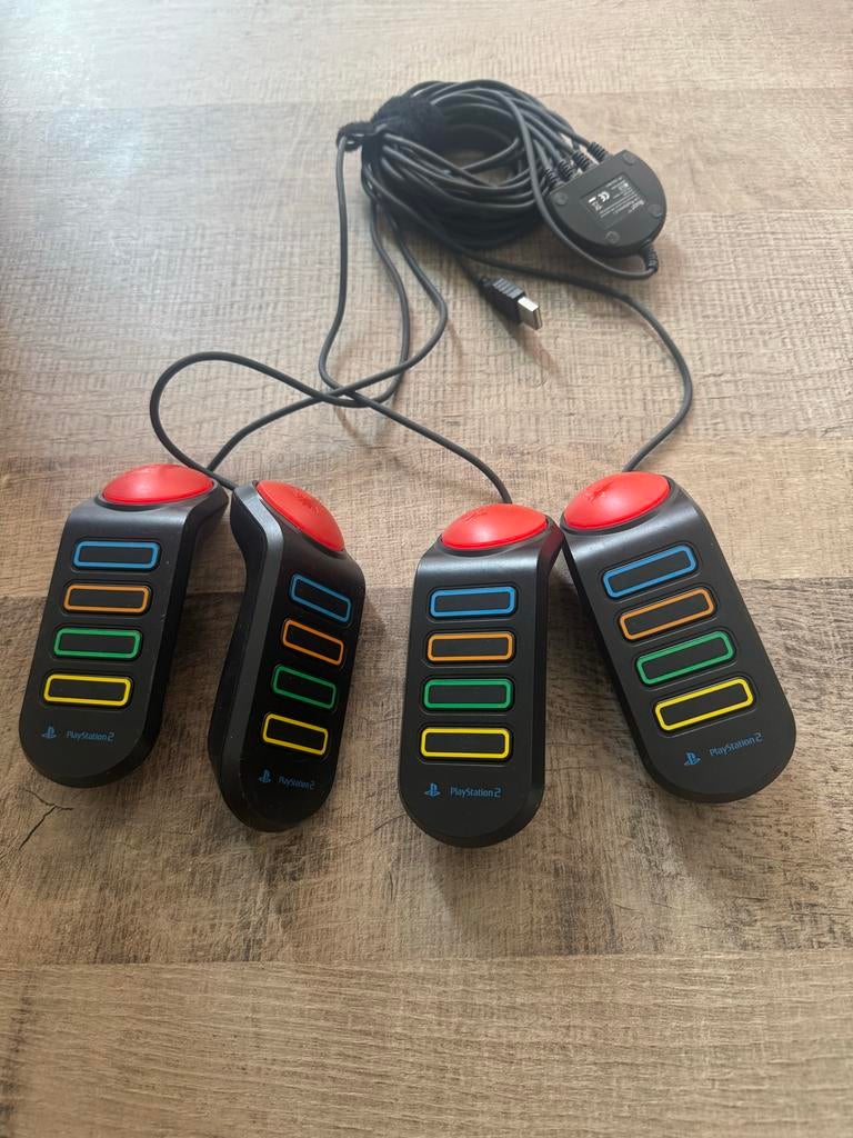 Buzz! Quiz TV Buzzers voor PlayStation 2 - 4 stuks, Spelcomputers en Games, Spelcomputers | Sony PlayStation 2, Ophalen of Verzenden