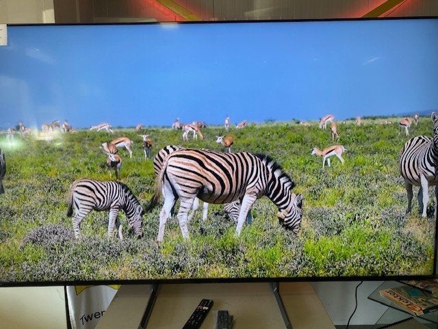 SONY TV 75 INCH