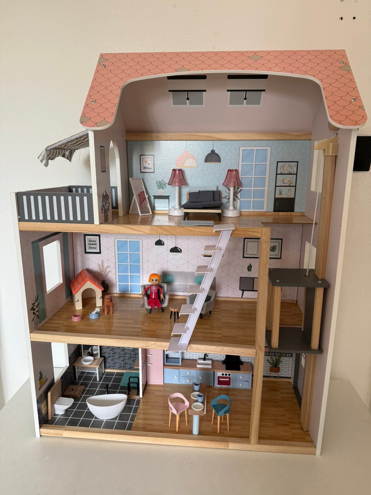 Groot poppenhuis, Ophalen, Zo goed als nieuw, Poppenhuis