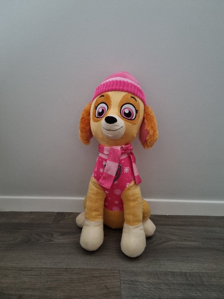 Paw Patrol Skye knuffel met winteroutfit, Zo goed als nieuw, Middelgroot (20 tot 80 cm), Paw Patrol, Hond