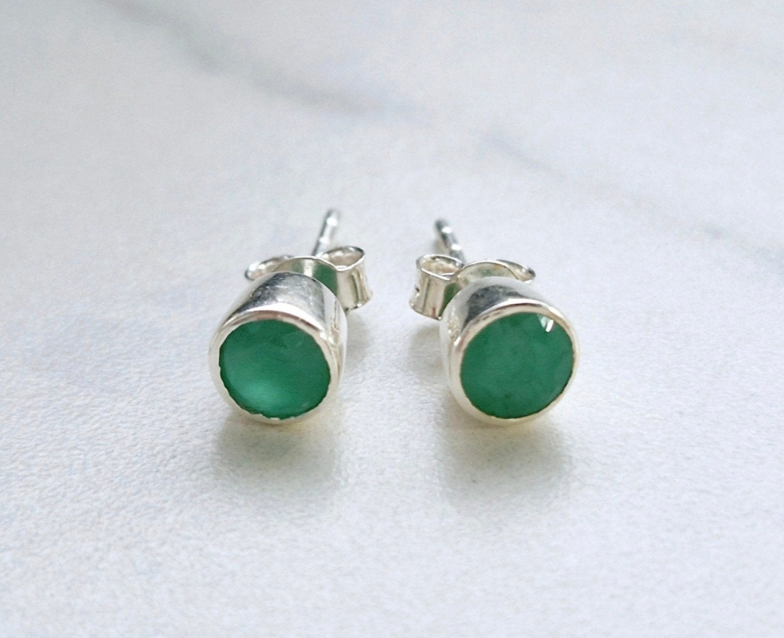Emerald oorknopjes, Verzenden, Nieuw, Met edelsteen, Knopjes of Stekers