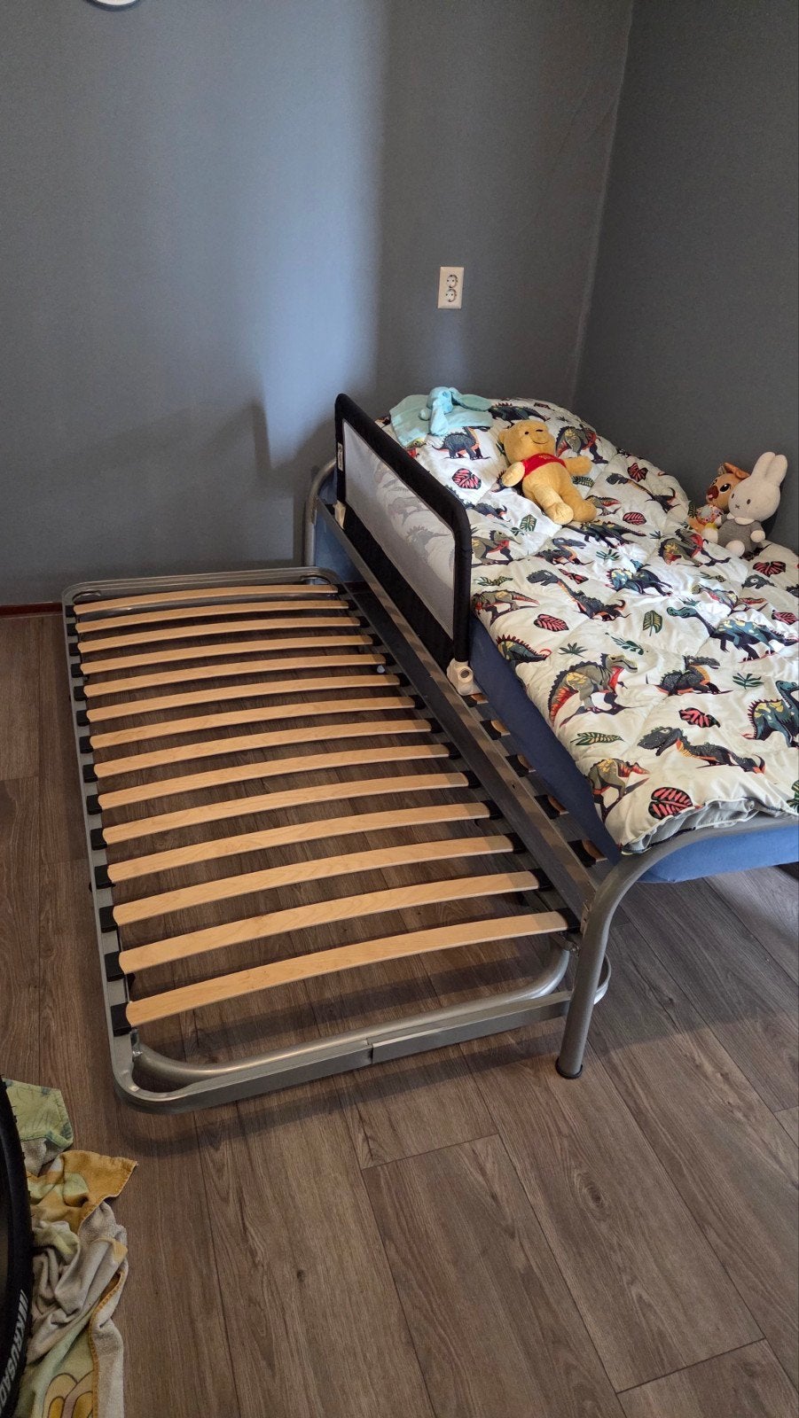 Uitschuifbaar logeerbed met lattenbodem, Ophalen, Eenpersoons, 80 cm, 200 cm