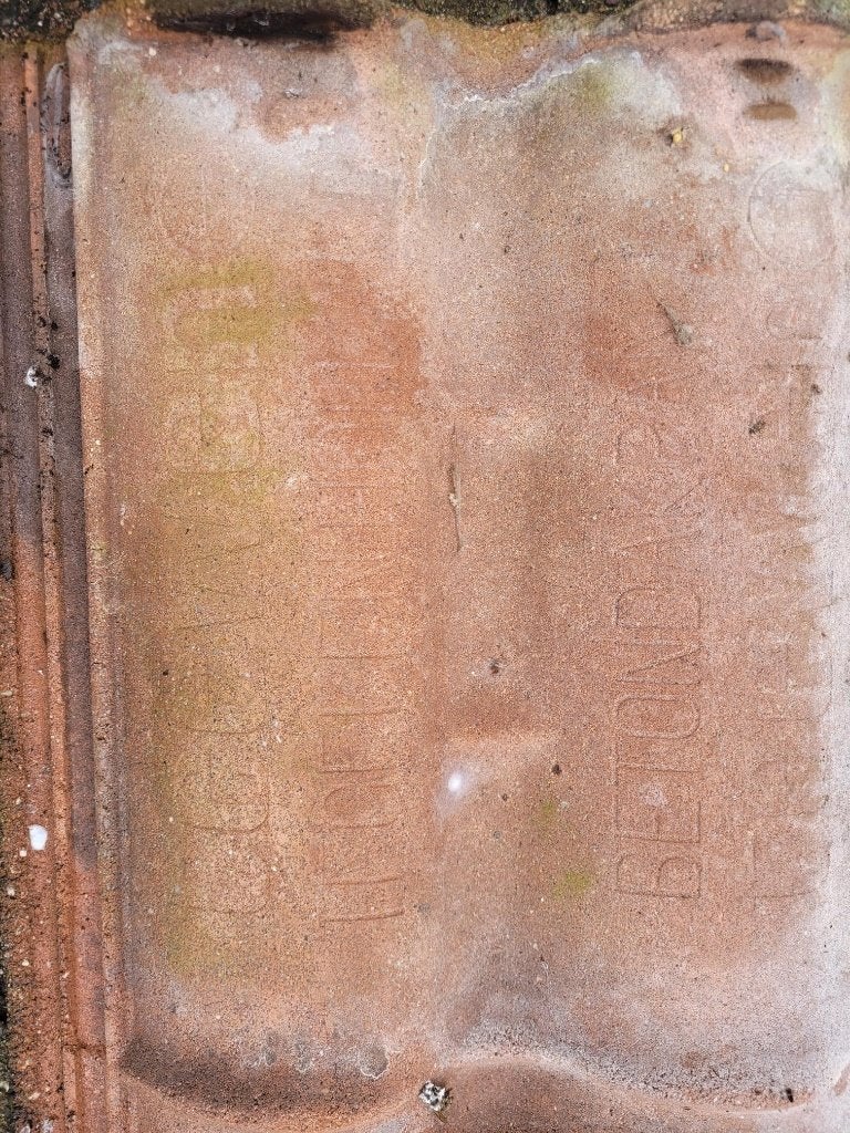 Partij betonnen dakpannen, Ophalen, Gebruikt, Steen of Klei, Minder dan 5 m²