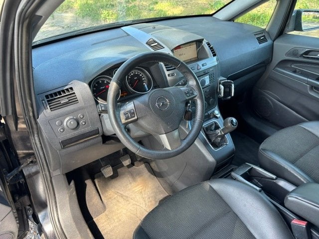 Opel Zafira 2.2 Cosmo 7-PS Airco Elec pakket Audio-CD/Navi L, Voorwielaandrijving, Gebruikt, Zwart, 4 cilinders