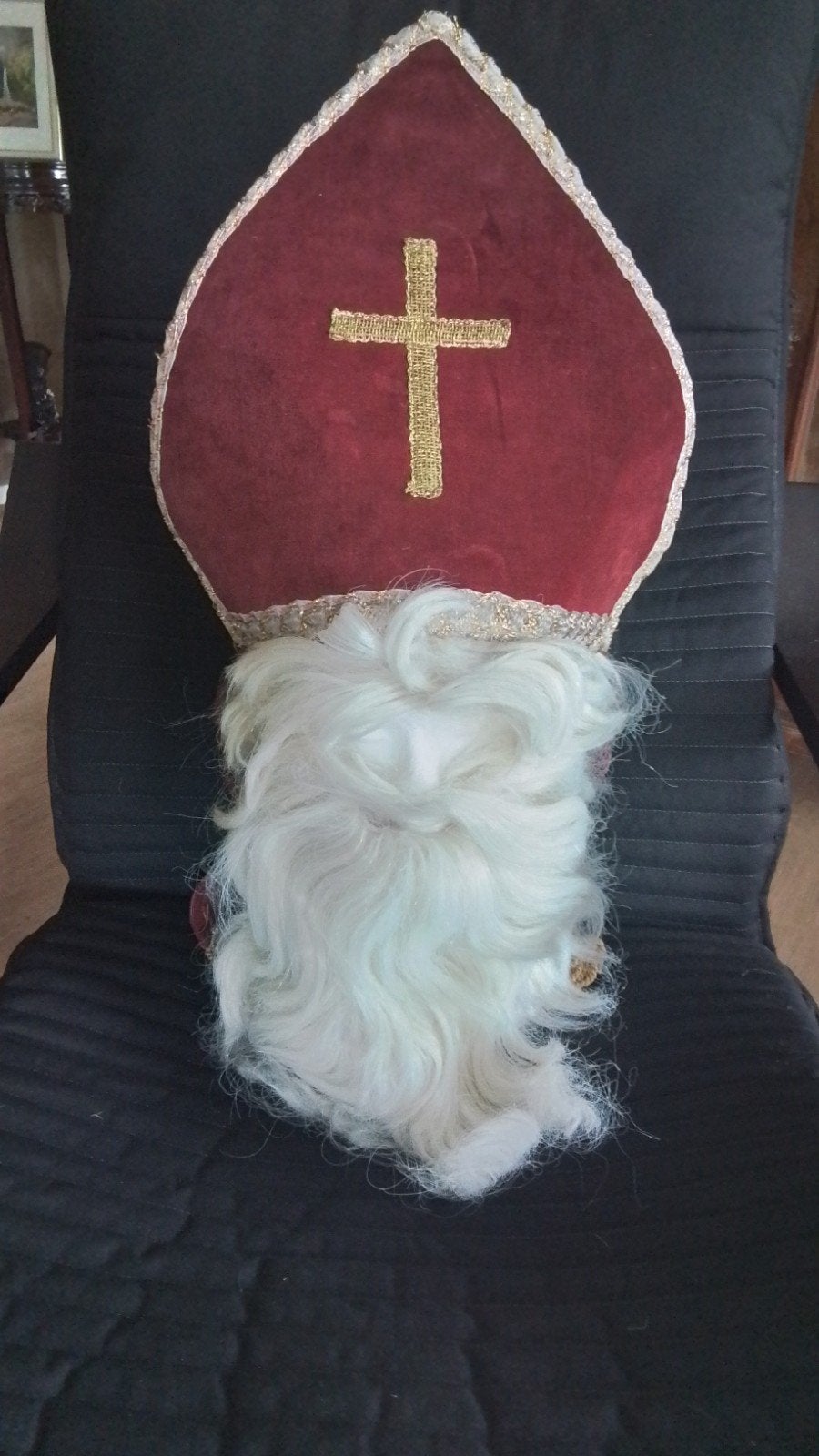 2 Mijters  , onderjurk  , albe  , kruis ketting , baardstel, Diversen, Sinterklaas, Zo goed als nieuw, Ophalen of Verzenden