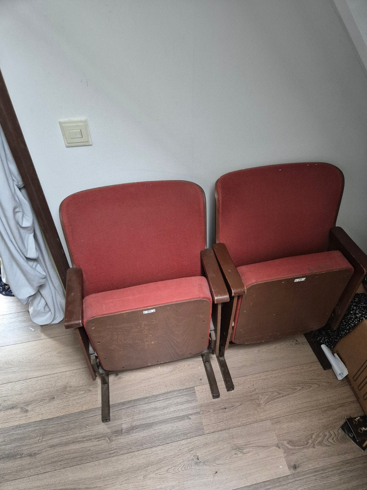Oude theaterstoelen uit Schouwburg De Vereniging Nijmegen, Huis en Inrichting, Ophalen