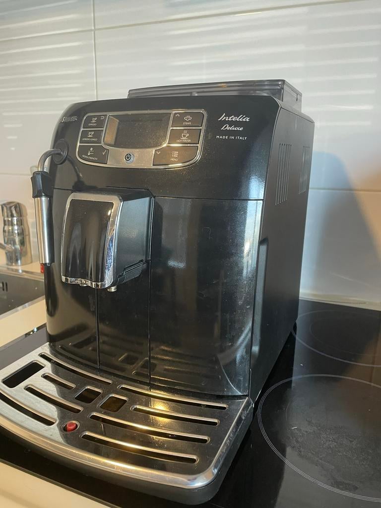 Saeco Intelia Deluxe Koffiemachine - Zwart, Witgoed en Apparatuur, Koffiezetapparaten, Afneembaar waterreservoir, Gebruikt, Koffiemachine