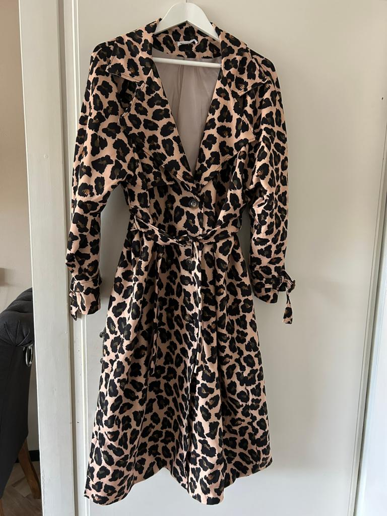 Dames trenchcoat panter tijger leopard print, Ophalen of Verzenden, Zo goed als nieuw, Maat 42/44 (L), Bruin
