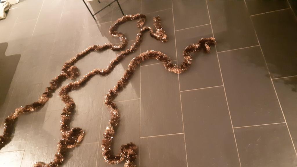 3 mooie bruine slingers voor de kerstboom, Diversen, Kerst, Ophalen of Verzenden, Gebruikt