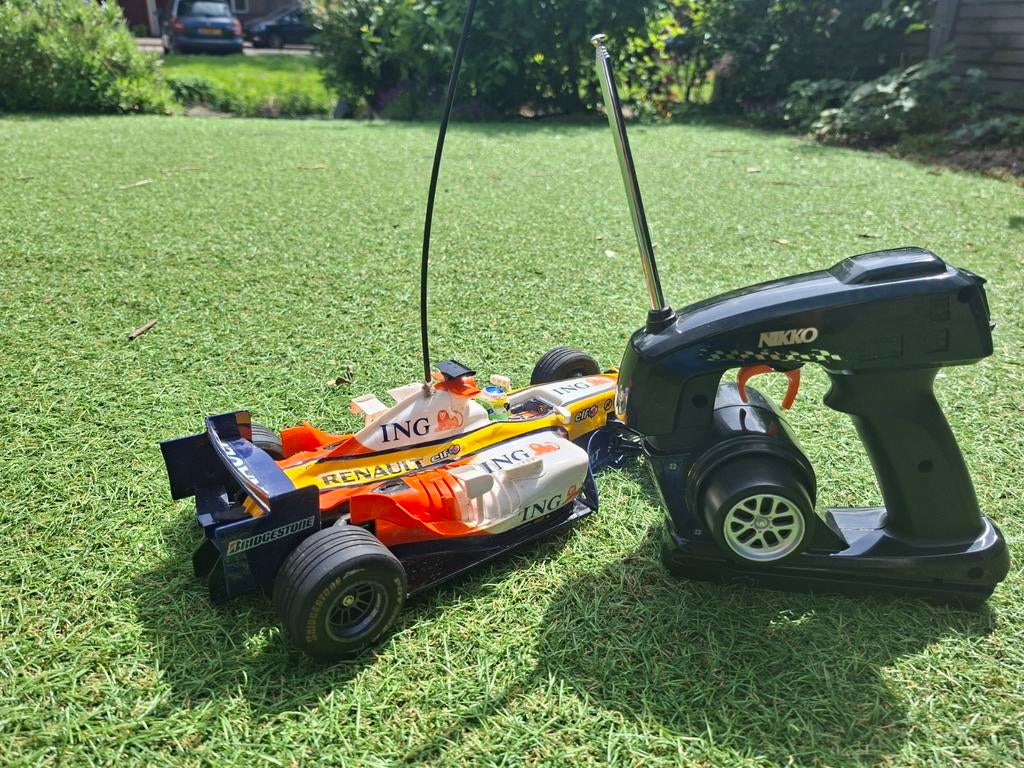 Nikko RC Formule 1 Auto - ING Renault F1 Team, Hobby en Vrije tijd, Modelbouw | Radiografisch | Auto's, Gebruikt, Auto onroad