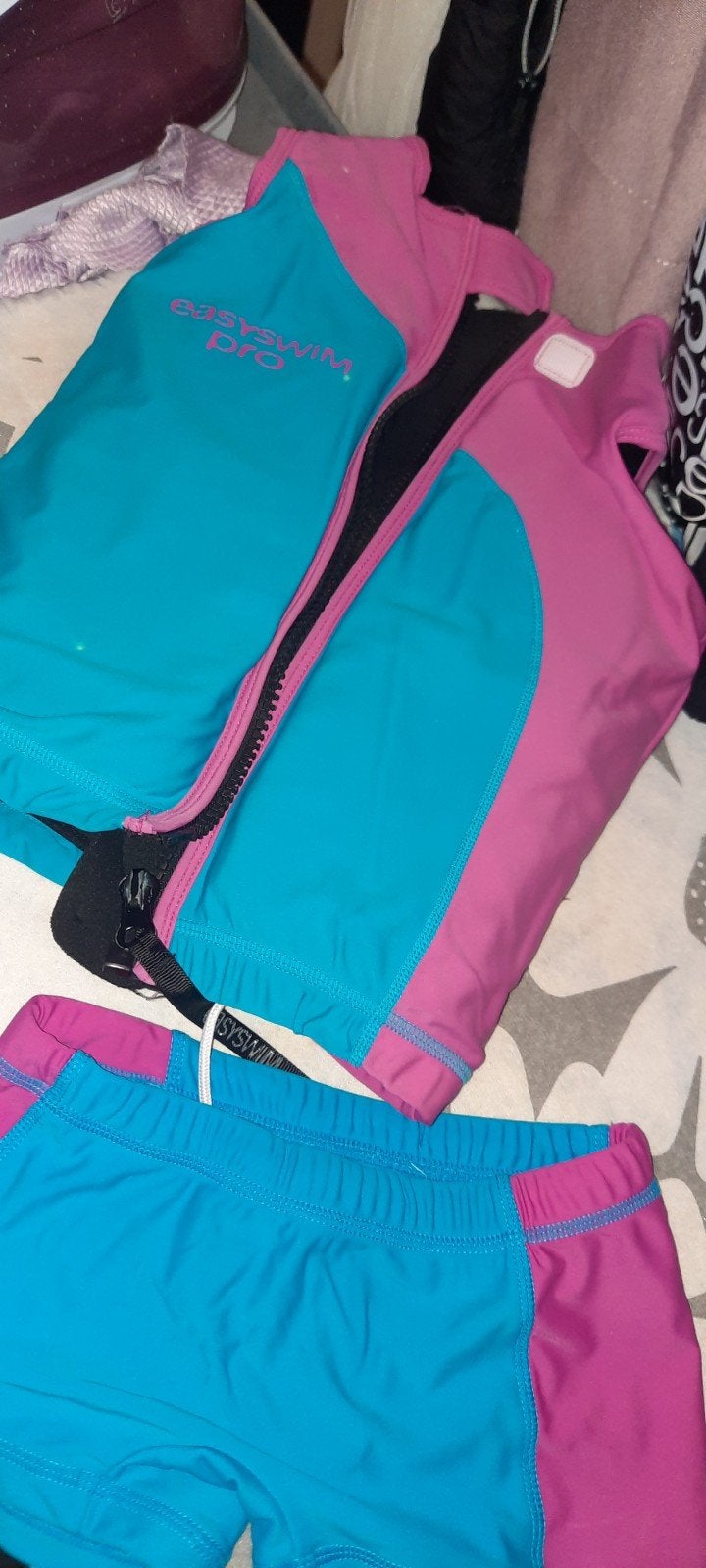 zwemvest met broekje maat L, Kinderen en Baby's, Kinderkleding | Kinder-zwemkleding, Ophalen of Verzenden, Jongen of Meisje, Zwem-accessoire