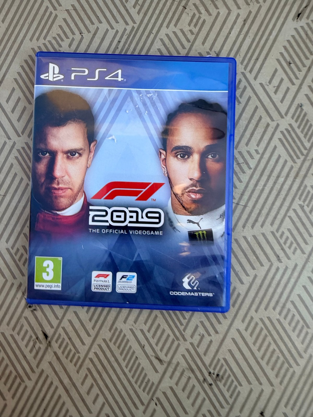 F1 2019 PS4 - Officiële Videogame Formule 1, Racen en Vliegen, 2 spelers, Ophalen of Verzenden, Zo goed als nieuw