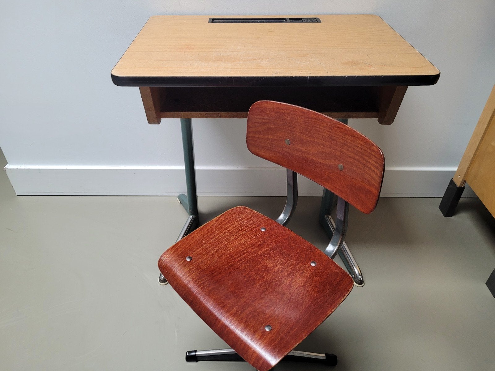 Schooltafel en stoel retro, Ophalen