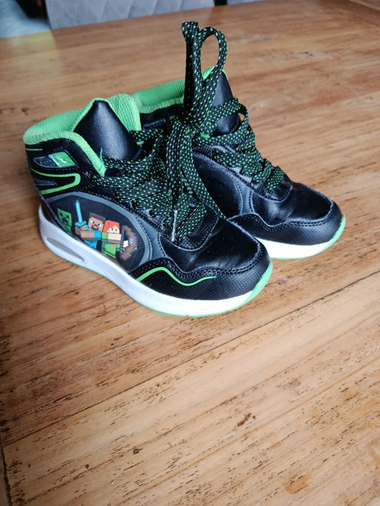 Goede minecraft schoenen maat 28, Ophalen of Verzenden, Zo goed als nieuw, Jongen, Schoenen