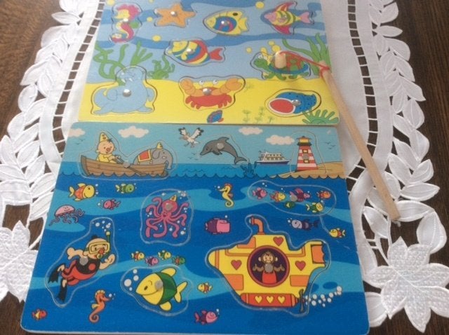 2 MAGNEET PUZZELS MET STOKJE € 12,50, Ophalen, 2 tot 4 jaar, 10 tot 50 stukjes, Zo goed als nieuw