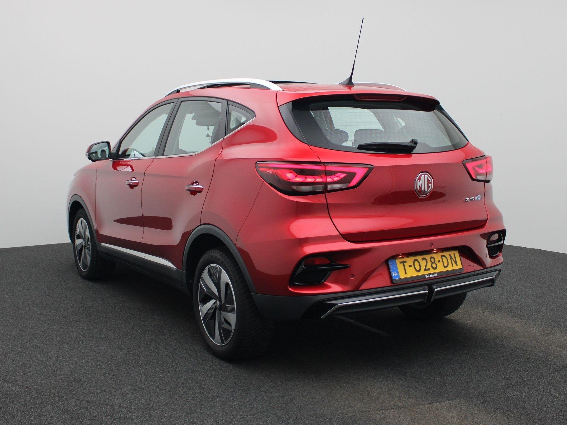MG ZS EV EV Long Range Luxury 70 kWh | 1e-EIG. | WLTP 440 KM, Auto's, MG, Gebruikt, Zwart, ZS, Origineel Nederlands
