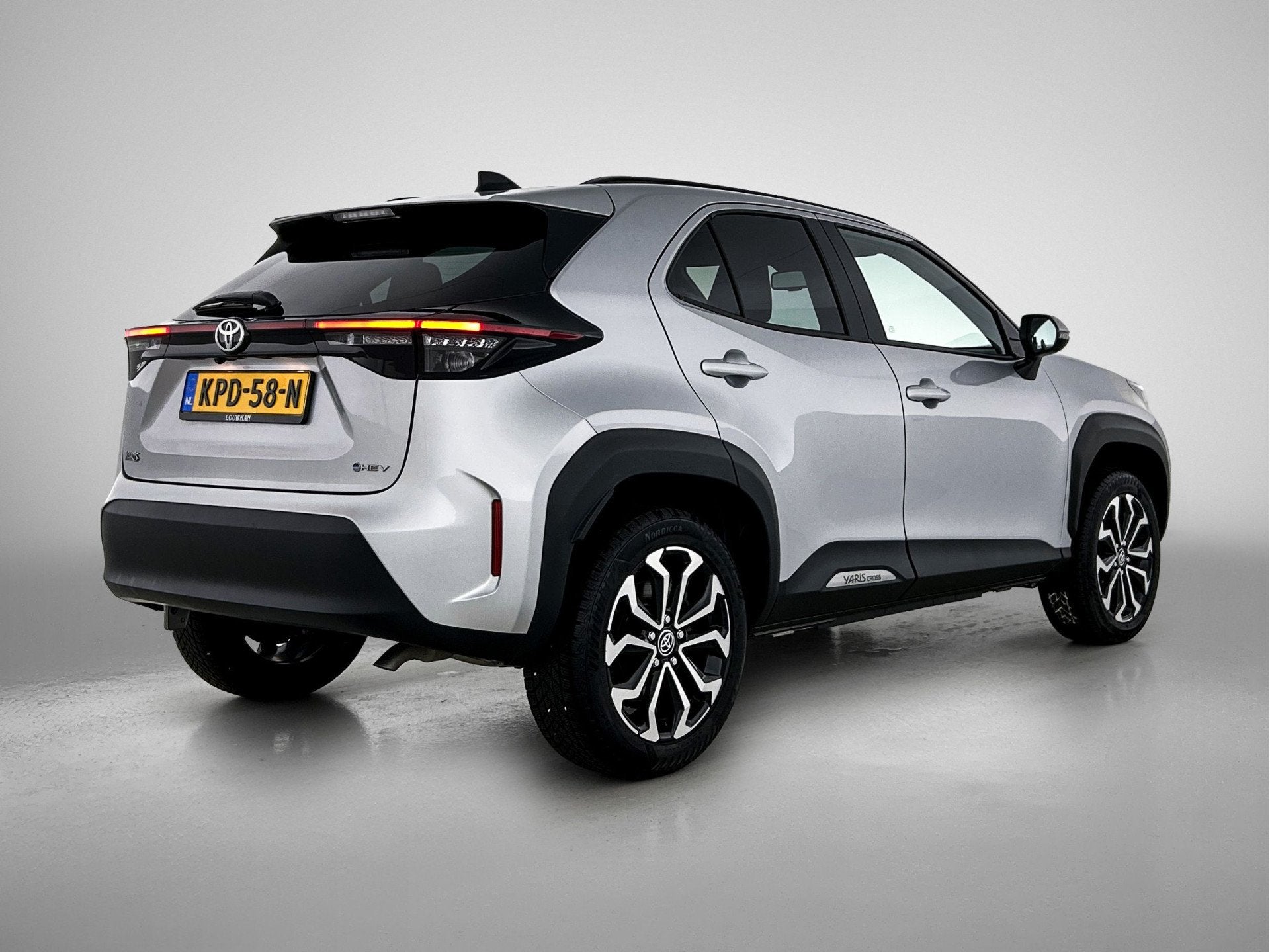 Toyota Yaris Cross 1.5 Hybrid 115 Dynamic | Navigatie | ACC, Auto's, 12 maanden, Stof, Gebruikt, 116 pk