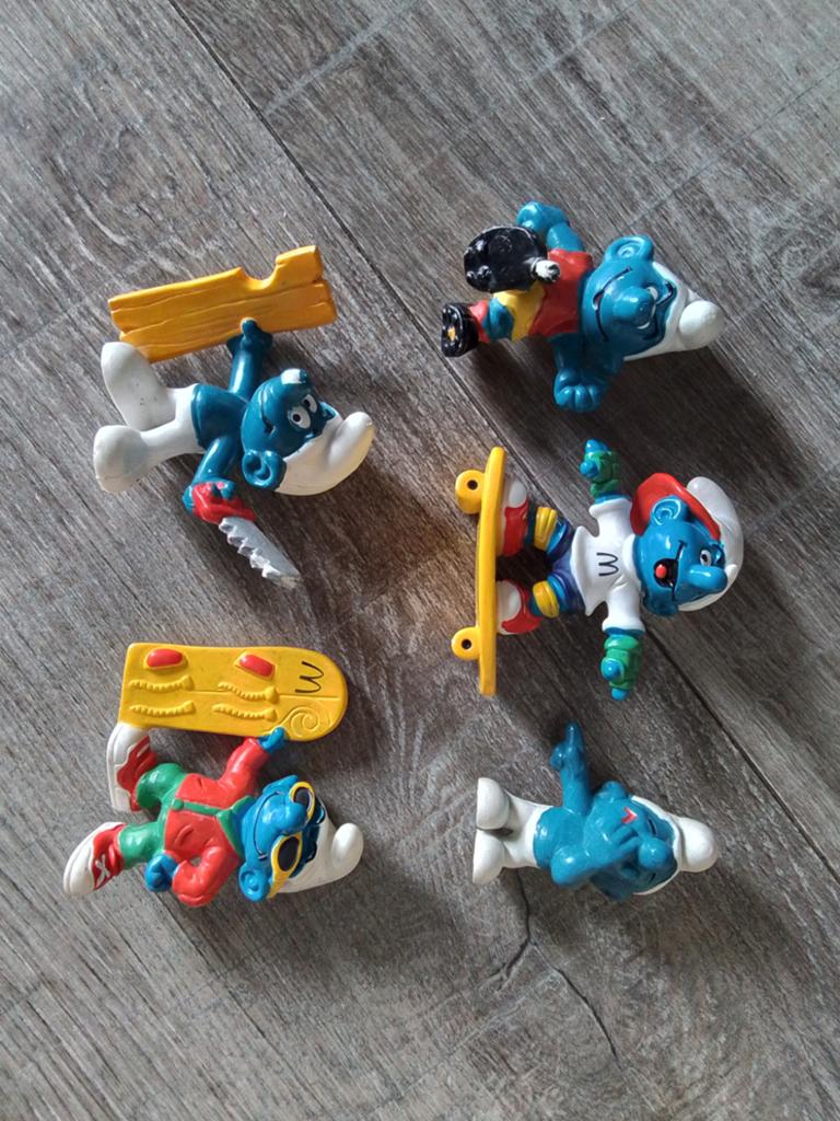 Set van 5 oude Smurfen 2 van de mac donalds, Verzamelen, Smurfen, Ophalen of Verzenden, Zo goed als nieuw, Verschillende Smurfen