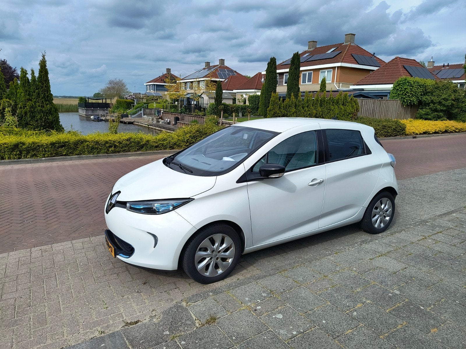 Renault ZOE E 2015 Wit, Auto's, Aangepast voor mindervaliden, 58 pk, Wit, Origineel Nederlands