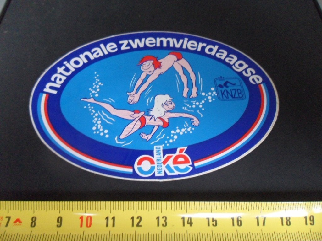 sticker KNZB Nationale zwemvierdaagse OKE nederland, Ophalen, Zo goed als nieuw