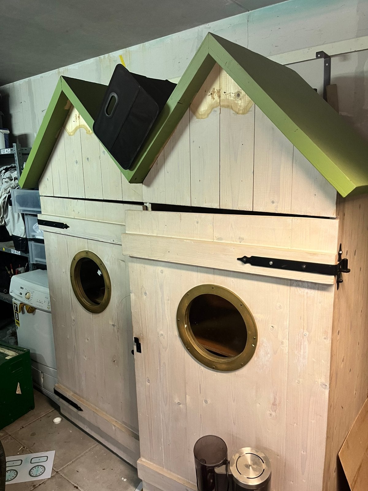 Kinderkamer kasten, Ophalen