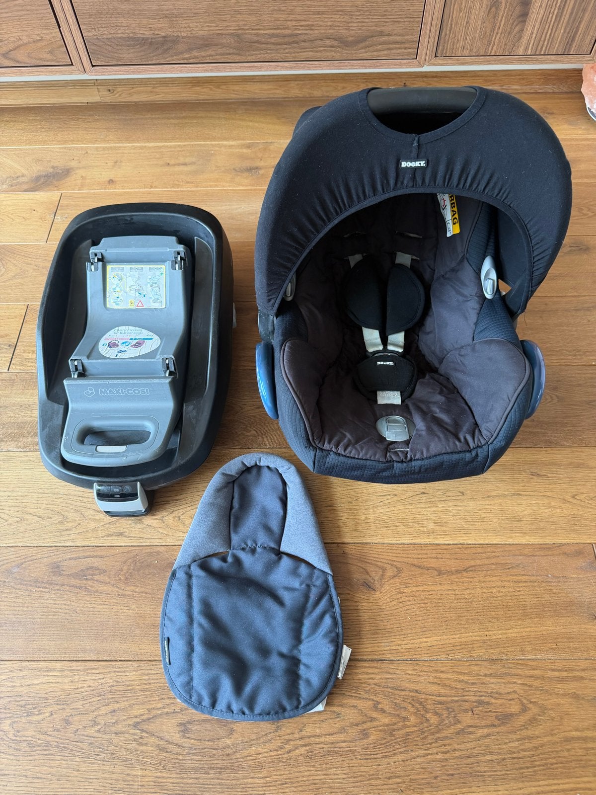 Maxi Cosi met FamilyFix en zitverkleiner, Kinderen en Baby's, Autostoeltjes, Ophalen, Gebruikt, Zijbescherming, Isofix